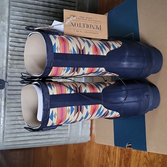 NWT/NIB Pendleton Rain Boots - Picture 4 of 4